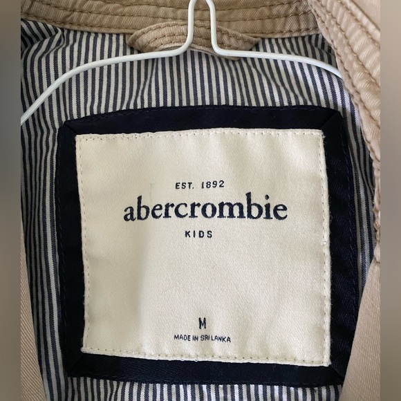 Abercrombie Kids Girls Trench Coat- tan/beige color, size Medium - Picture 3 of 3